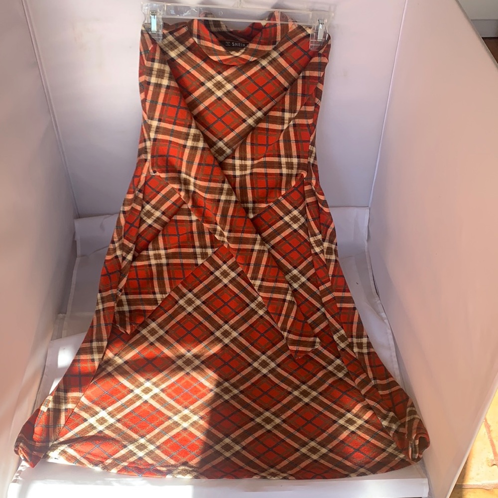 Fall flowy dress, great styled with belt and tights